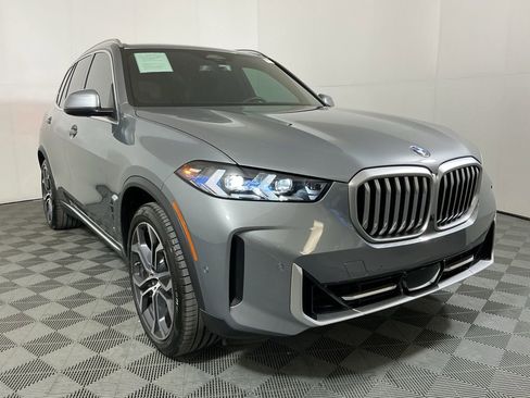 Certified 2024 BMW X5 xDrive40i w/ Premium Package AWD/4WD image 4