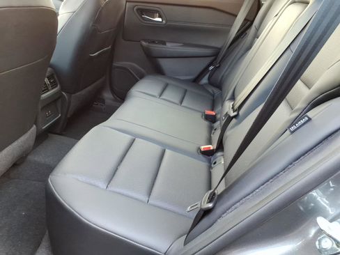 Used 2023 Nissan Rogue SV w/ SV Premium B Package AWD/4WD image 9