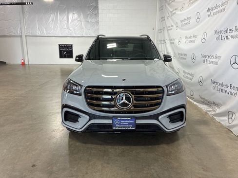 New 2025 Mercedes-Benz GLS 580 4MATIC image 2
