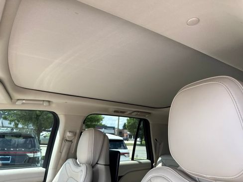 Used 2018 Lincoln Navigator L Reserve w/ Technology Package AWD/4WD image 10