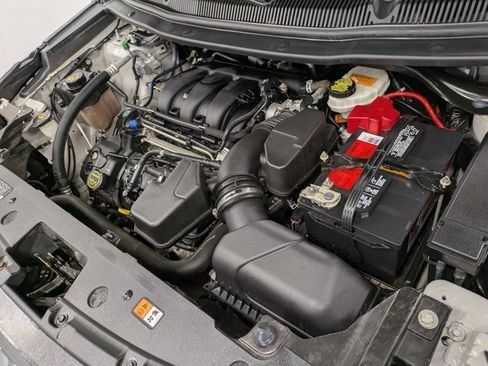 Used 2018 Ford Explorer XLT w/ Equipment Group 202A image 30