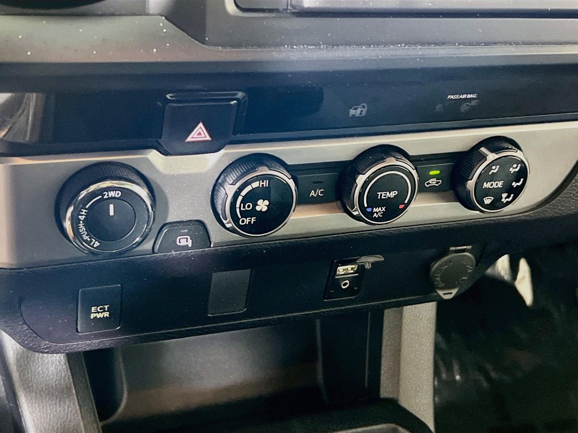 Used 2018 Toyota Tacoma SR w/ SR Convenience Package AWD/4WD image 15