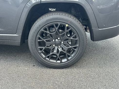 New 2026 Jeep Grand Cherokee Summit AWD/4WD image 18