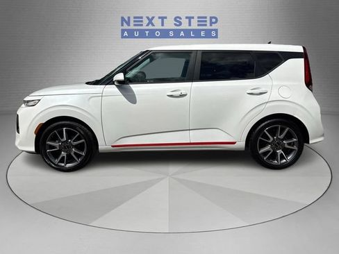 Used 2022 Kia Soul GT-Line FWD image 4
