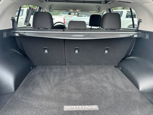 Used 2018 Kia Sportage LX FWD image 11