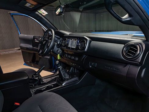 Used 2017 Toyota Tacoma TRD Sport w/ Tow Package image 13