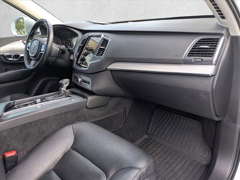 Used 2021 Volvo XC90 T5 Momentum w/ Climate Package AWD/4WD image 20
