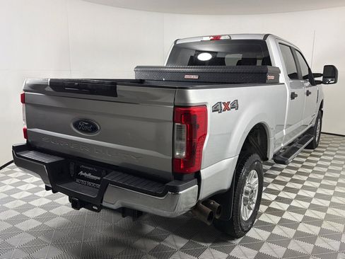 Used 2019 Ford F250 XL w/ STX Appearance Package image 5
