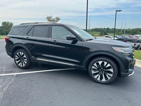 Used 2025 Ford Explorer Platinum w/ LUX Leather Package AWD/4WD image 16