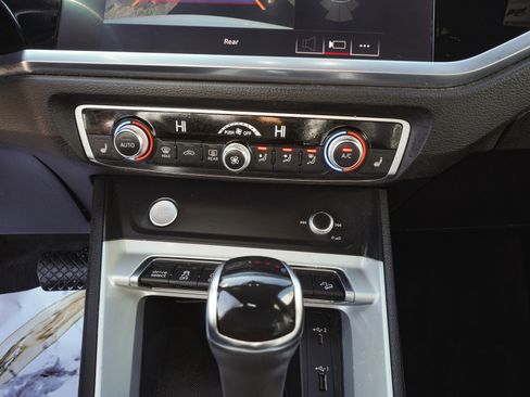 Used 2020 Audi Q3 2.0T Premium image 22