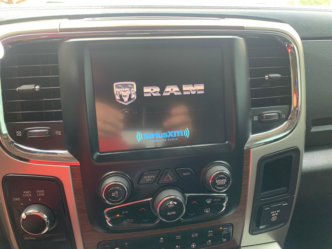 Used 2016 RAM 2500 Laramie AWD/4WD image 27
