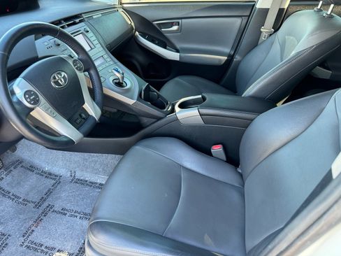 Used 2015 Toyota Prius Four image 18