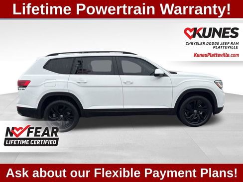 Used 2022 Volkswagen Atlas SE w/ Panoramic Sunroof Package image 3