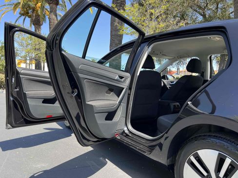 Used 2019 Volkswagen e-Golf SE w/ Driver Assistance Package FWD image 88