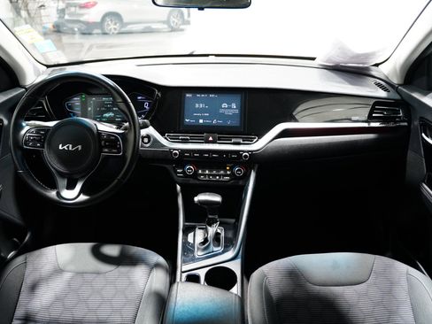 Used 2022 Kia Niro LXS w/ Digital Cluster Package image 10