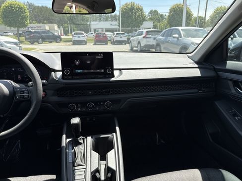 Certified 2023 Honda Accord LX image 29