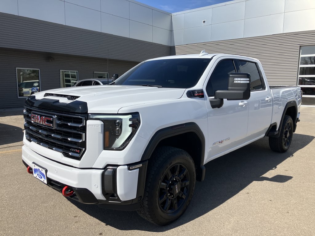 Used 2024 GMC Sierra 2500 AT4 AWD/4WD image 3