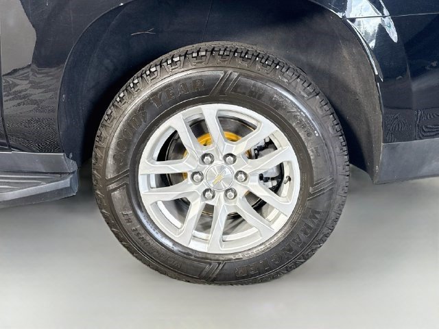 Used 2021 Chevrolet Suburban LS AWD/4WD image 36