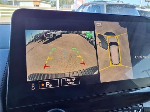 Used 2024 Nissan Armada SL w/ Captain's Chairs Package image 9