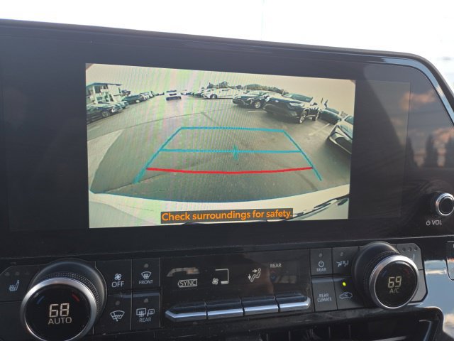 Used 2023 Toyota Highlander Bronze Edition AWD/4WD image 16