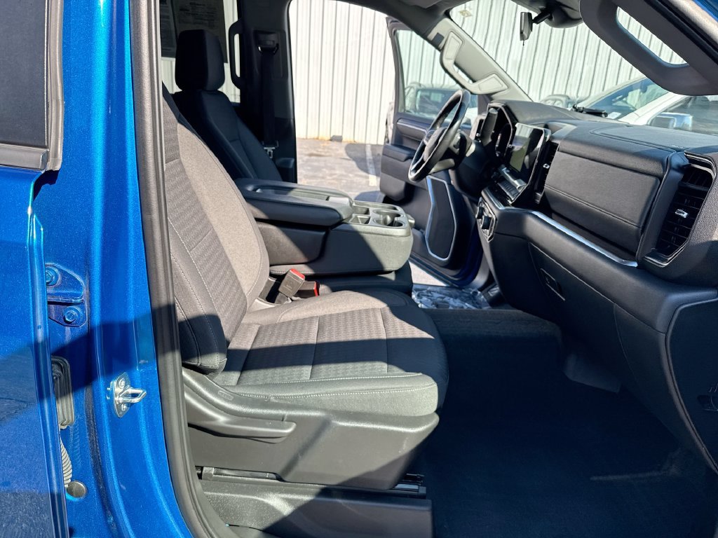 Used 2022 Chevrolet Silverado 1500 LT RWD image 32