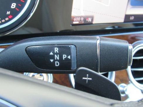 Used 2017 Mercedes-Benz E 300 image 40