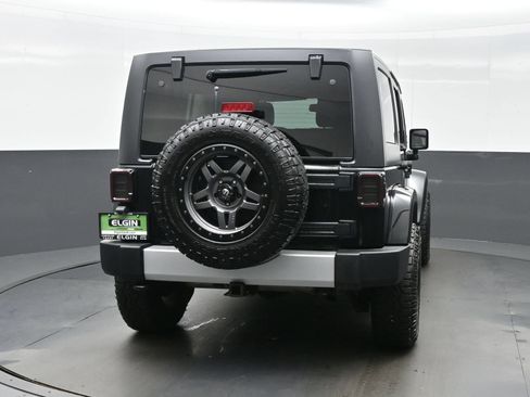 Used 2014 Jeep Wrangler Unlimited Sahara w/ Connectivity Group AWD/4WD image 7