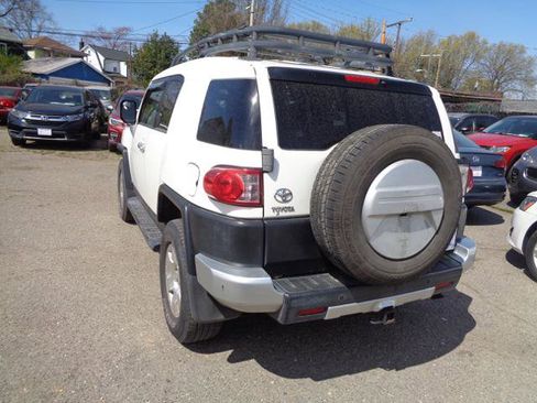 Used 2010 Toyota FJ Cruiser 4WD image 6