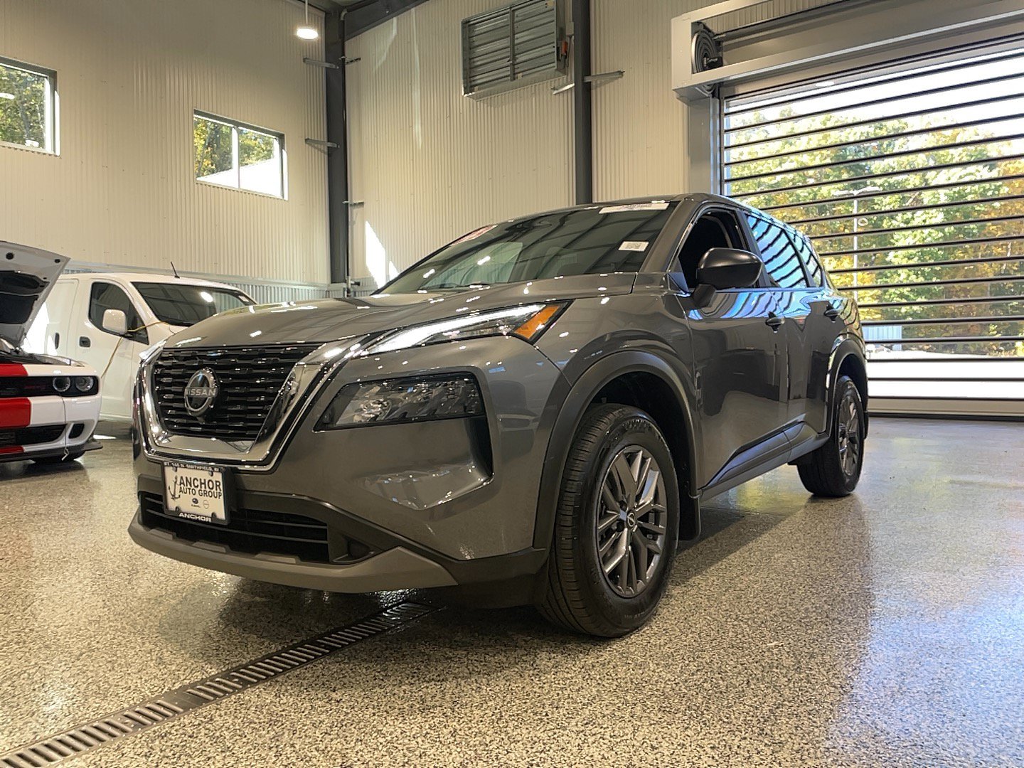 Used 2023 Nissan Rogue S AWD/4WD image 2