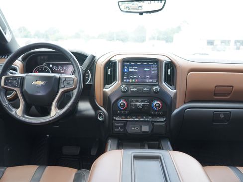 Used 2020 Chevrolet Silverado 1500 High Country w/ Technology Package AWD/4WD image 23