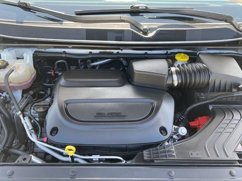 Used 2023 Chrysler Voyager LX FWD image 30