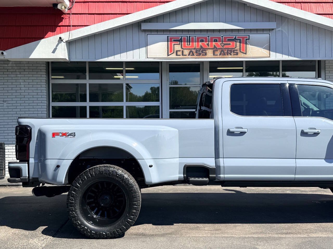 Used 2025 Ford F350 Lariat w/ Lariat Ultimate Package AWD/4WD image 11