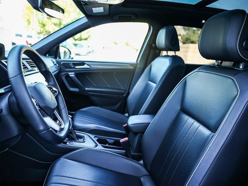 Used 2022 Volkswagen Tiguan SE R-Line image 26