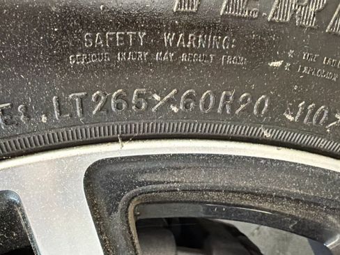 Used 2024 GMC Sierra 1500 AT4 w/ Technology Package AWD/4WD image 12