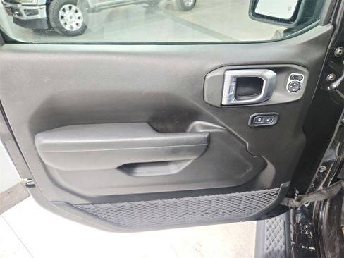 Used 2022 Jeep Gladiator Sport image 31