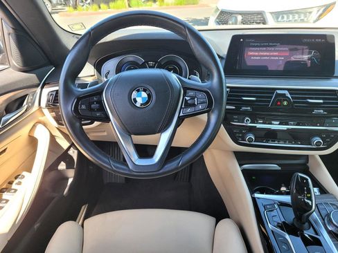 Used 2018 BMW 530e RWD image 19