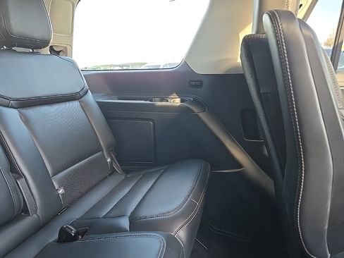 Used 2025 Ford Expedition Platinum AWD/4WD image 98