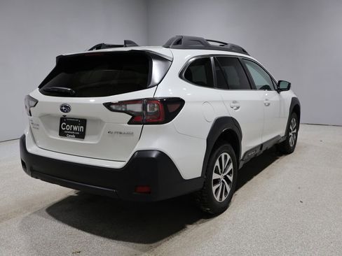Used 2025 Subaru Outback Premium image 2