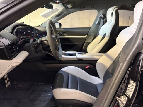 Certified 2023 Porsche Taycan Cross Turismo AWD/4WD image 4