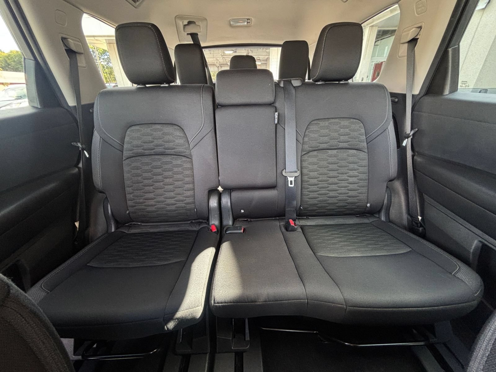 Used 2025 Nissan Pathfinder SV AWD/4WD image 40