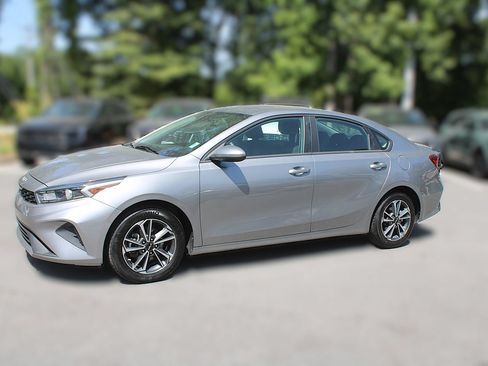 Certified 2024 Kia Forte LXS FWD image 4