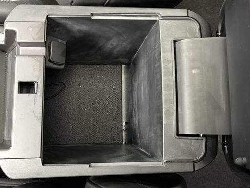 Used 2023 Ford Explorer XLT w/ Equipment Group 202A image 29