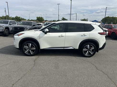 Certified 2023 Nissan Rogue Platinum w/ Platinum Premium Package FWD image 8