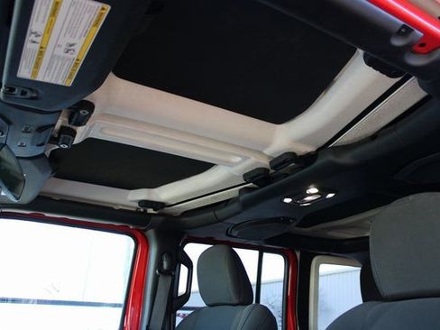 Used 2022 Jeep Wrangler Unlimited Sport image 26