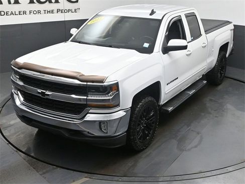 Used 2017 Chevrolet Silverado 1500 LT w/ All Star Edition image 40