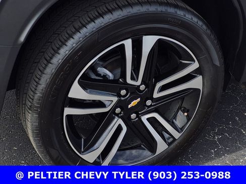 Used 2025 Chevrolet TrailBlazer LT w/ Convenience Package FWD image 7