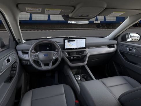 New 2026 Ford Explorer Active RWD image 9