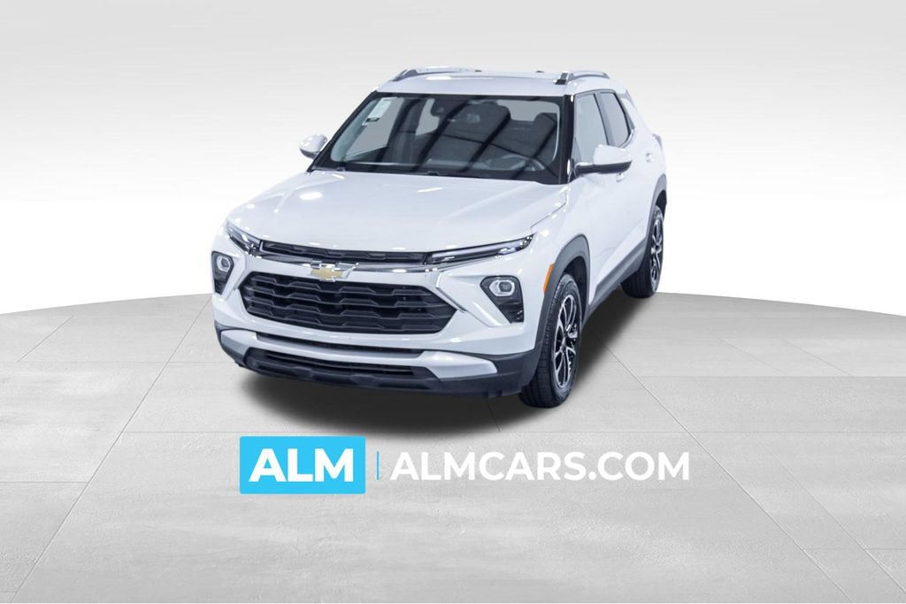 Used 2025 Chevrolet TrailBlazer LT FWD image 1