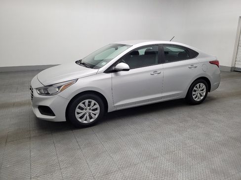 Used 2021 Hyundai Accent SE image 2