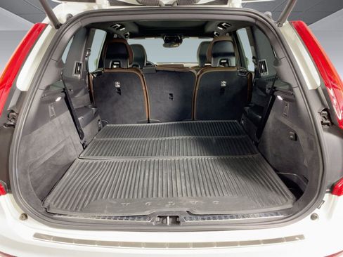 Used 2022 Volvo XC90 T6 Momentum w/ Advanced Package image 27